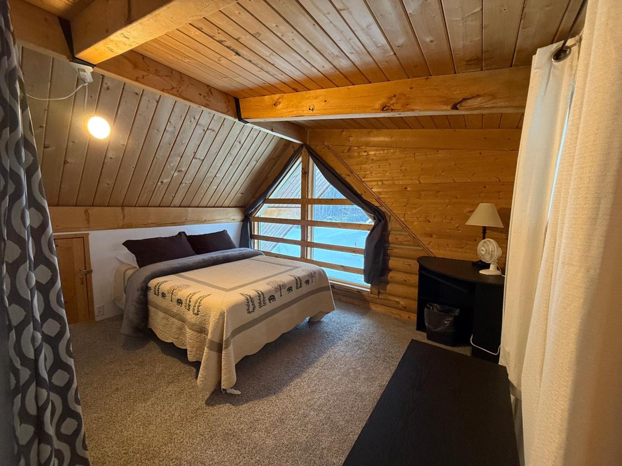 Talkeetna Log Cabin With Hot Tub Unit 1 エクステリア 写真