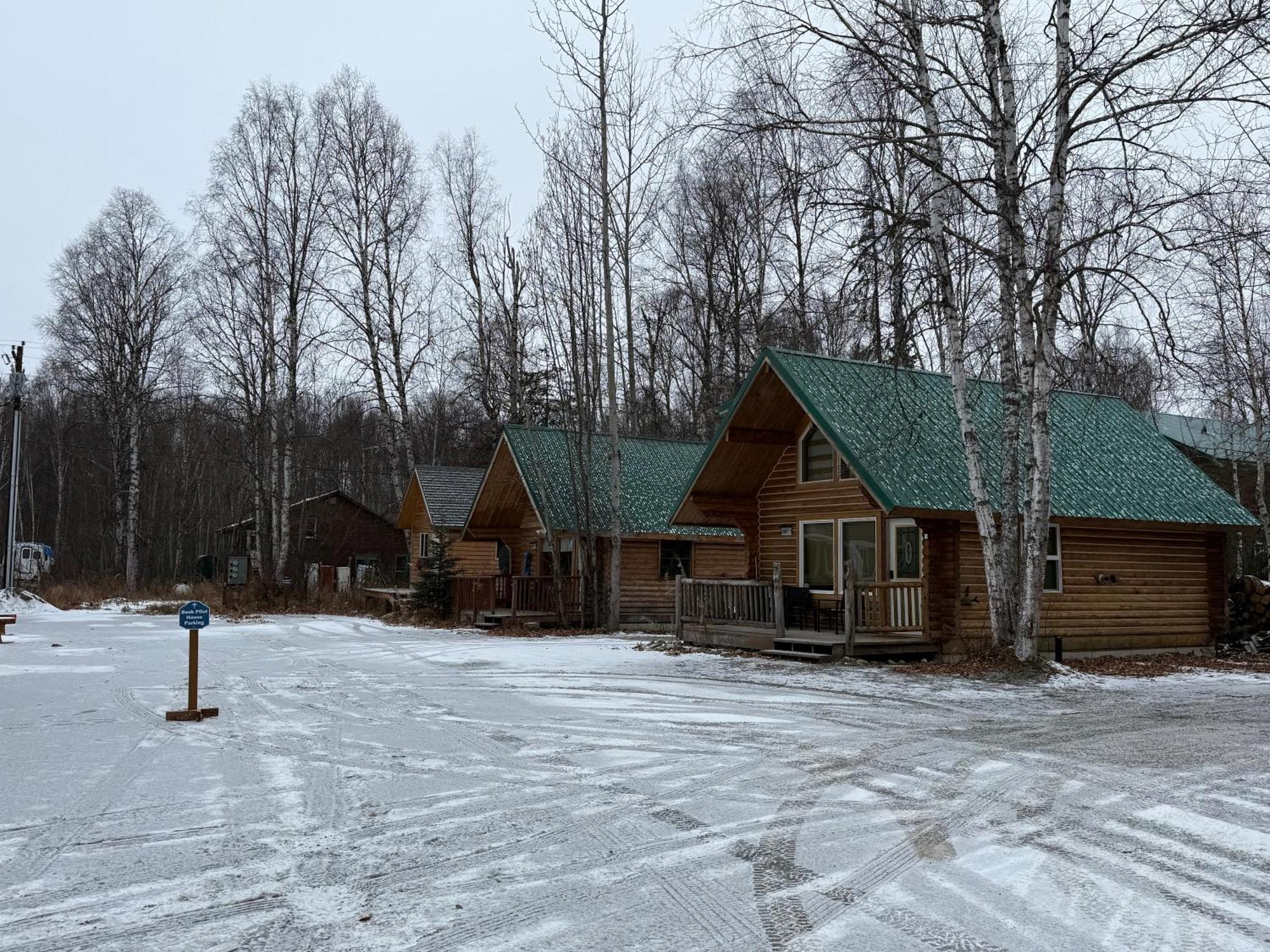 Talkeetna Log Cabin With Hot Tub Unit 1 エクステリア 写真